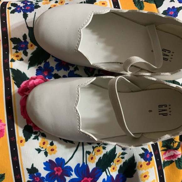 Shoes - Picture 2 of 6